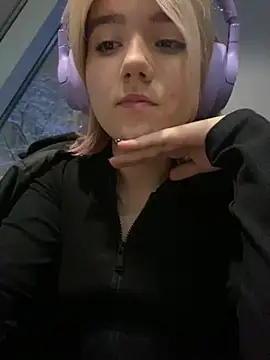 Baby  Naughty online show from 12.15.24