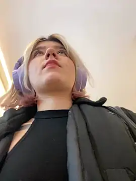 Baby  Naughty online show from 12.22.24