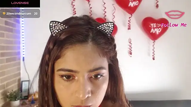 helenacyruss online show from 02.13.25