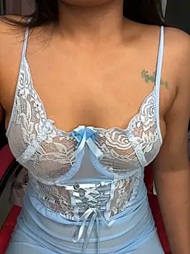 LeisyXO online show from 11.05.25