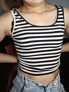 Snapshot of Girl20sexy chatting on 06.27.26 Girl20sexy online show from 06.27.26