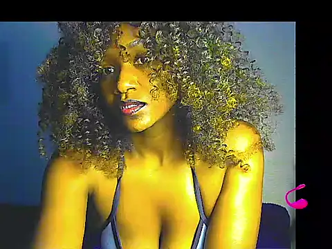 Snapshot of lilylovexx chatting on 05.08.26 lilylovexx online show from 05.08.26