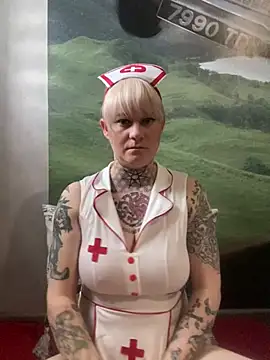 poussichienne online show from 01.30.25