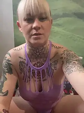 poussichienne online show from 02.03.25