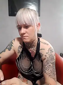 poussichienne online show from 09.15.25