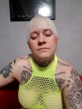 poussichienne online show from 11.03.25