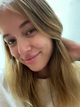 Snapshot of enjoy_my_beauty chatting on 02.09.25 enjoy my beauty online show from 02.09.25