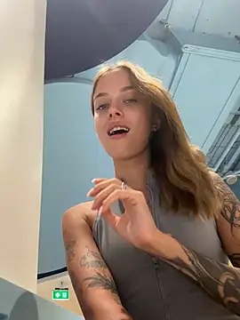 Snapshot of enjoy_my_beauty chatting on 03.17.25 enjoy my beauty online show from 03.17.25