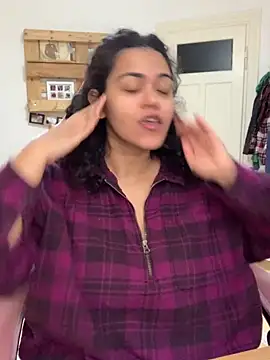 Curvydesifromgermany online show from 11.07.25