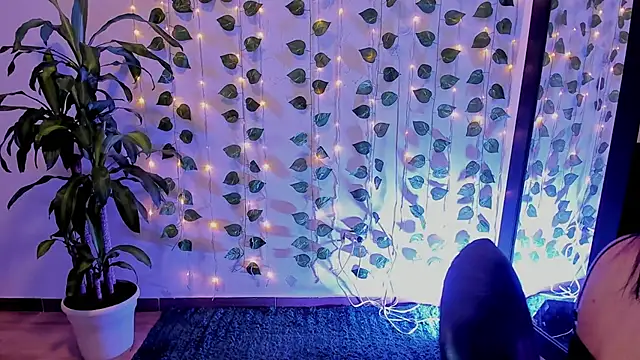 mariiana-diaz online show from 02.12.25