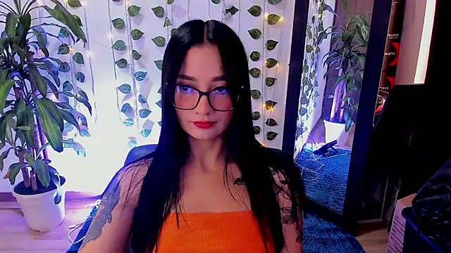 mariiana-diaz online show from 12.15.25