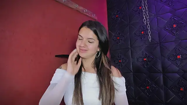 Snapshot of annavi_ chatting on 04.22.26 annavi online show from 04.22.26