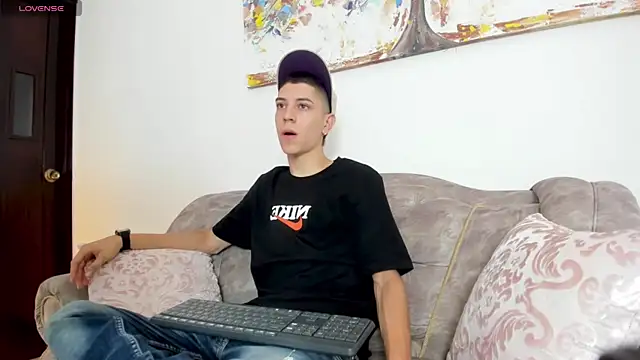 Snapshot of Dei_v_48 chatting on 01.10.25 Dei v 48 online show from 01.10.25