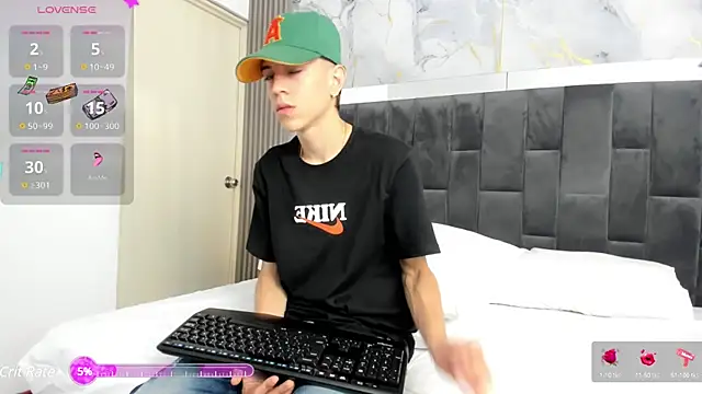 Snapshot of Dei_v_48 chatting on 01.11.25 Dei v 48 online show from 01.11.25