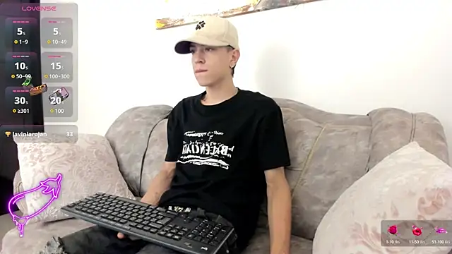 Snapshot of Dei_v_48 chatting on 02.04.25 Dei v 48 online show from 02.04.25