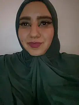Snapshot of hannahayat chatting on 12.21.24 hannahayat online show from 12.21.24