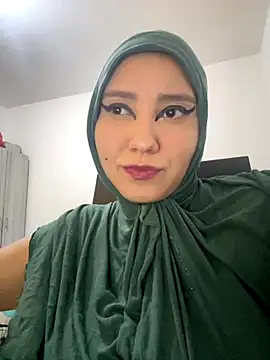 Snapshot of hannahayat chatting on 10.15.25 hannahayat online show from 10.15.25