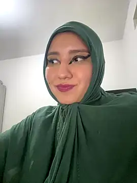 Snapshot of hannahayat chatting on 10.20.25 hannahayat online show from 10.20.25