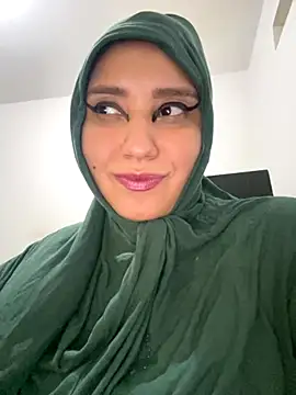 Snapshot of hannahayat chatting on 10.22.25 hannahayat online show from 10.22.25
