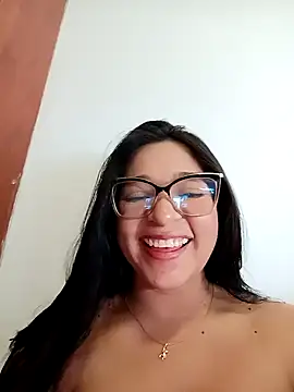 -VICKKY online show from 10.16.25