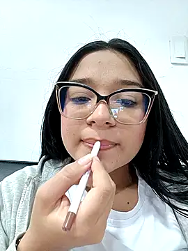 -VICKKY online show from 12.20.25