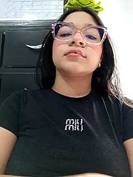 Snapshot of -VICKKY chatting on 01.17.26 -VICKKY online show from 01.17.26