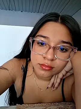 Snapshot of -VICKKY chatting on 02.26.26 -VICKKY online show from 02.26.26