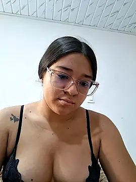 Snapshot of -VICKKY chatting on 06.06.26 -VICKKY online show from 06.06.26