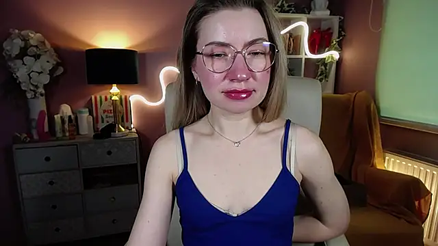 Mia Tasty online show from 02.21.25