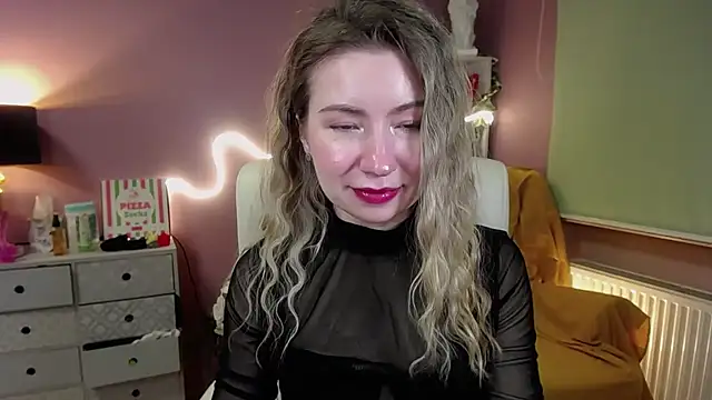 Mia Tasty online show from 02.25.25