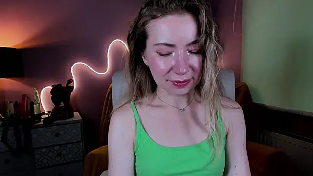 Mia Tasty online show from 09.18.25