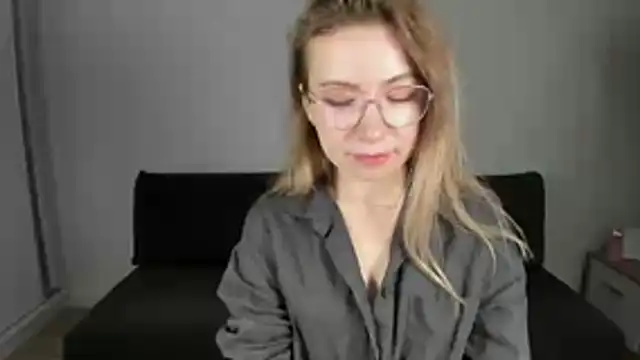 Mia Tasty online show from 12.21.25