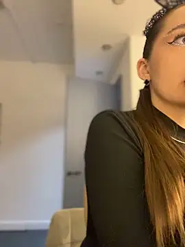 Snapshot of AnaWest chatting on 01.21.25 AnaWest online show from 01.21.25