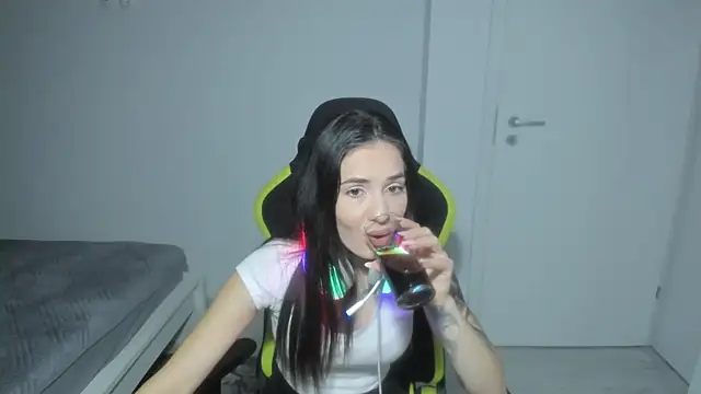 Emmapmg online show from 12.15.25