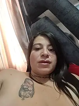 Snapshot of Alona_Evans chatting on 11.15.25 Alona Evans online show from 11.15.25