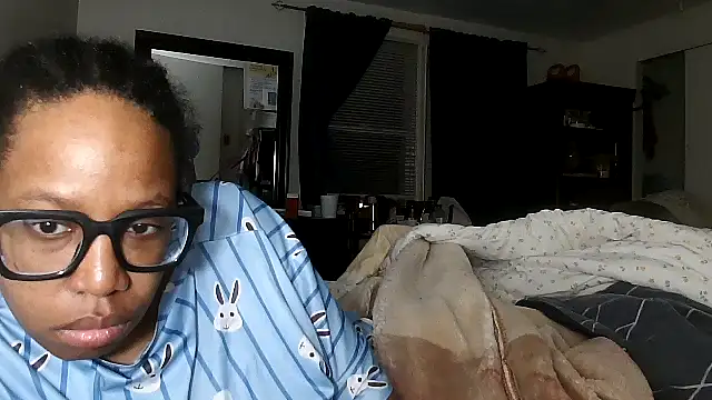 Snapshot of madamsensuale chatting on 02.16.26 madamsensuale online show from 02.16.26