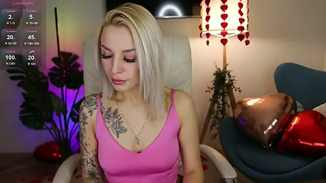 Snapshot of Crystal_Barbie chatting on 02.17.25 Crystal Barbie online show from 02.17.25