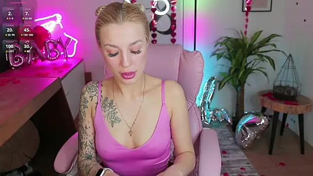 Snapshot of Crystal_Barbie chatting on 02.21.25 Crystal Barbie online show from 02.21.25