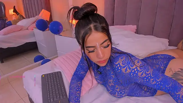 Snapshot of Megan_Thompsonn chatting on 06.18.26 Megan Thompsonn online show from 06.18.26