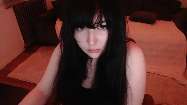 Lynylou online show from 12.03.24