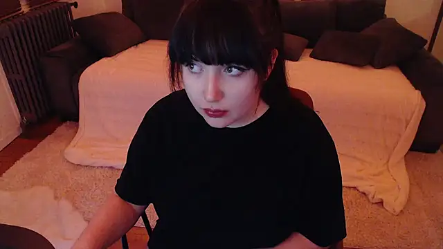 Lynylou online show from 12.09.24