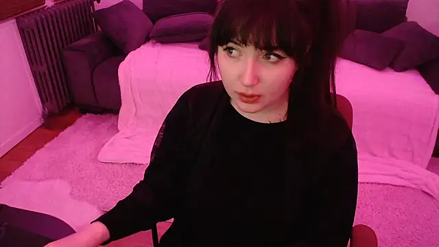 Lynylou online show from 12.09.24