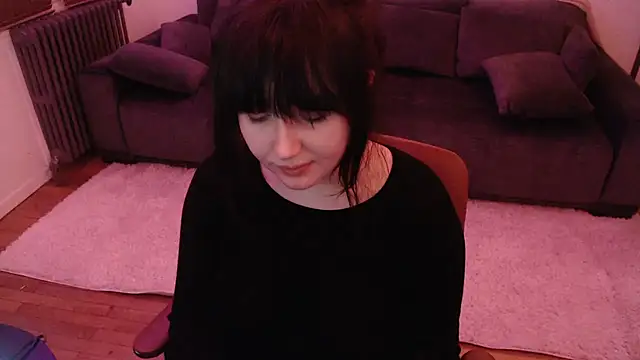 Lynylou online show from 01.17.25