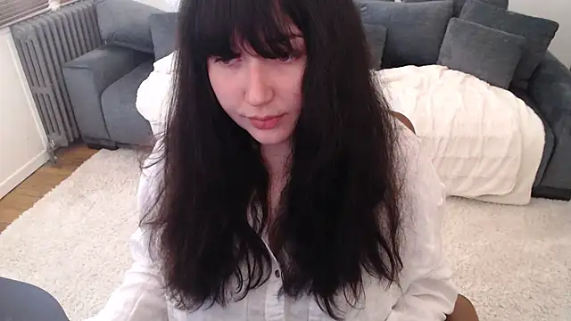 Lynylou online show from 03.06.25