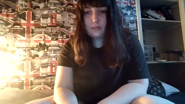 Lynylou online show from 09.17.25