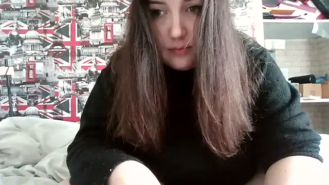 Lynylou online show from 10.08.25