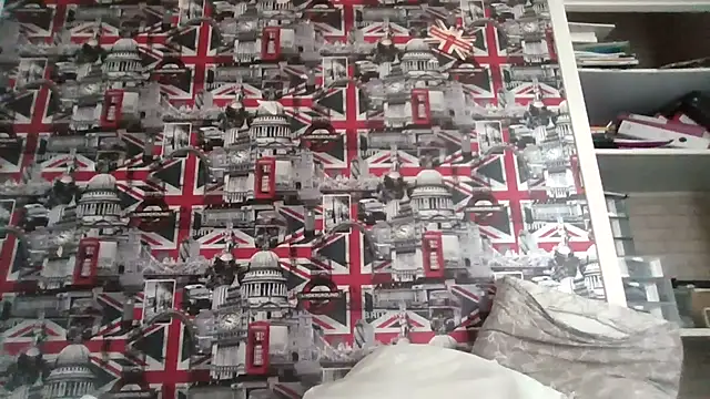 Lynylou online show from 10.24.25