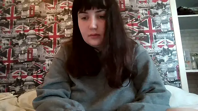 Lynylou online show from 12.03.25