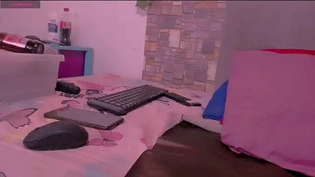 CrazyRousex online show from 12.16.25