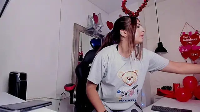 Snapshot of angel_hardy_dl chatting on 02.18.25 angel hardy dl online show from 02.18.25